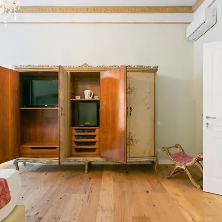 Guesthost - Nothotel Luxury 3*